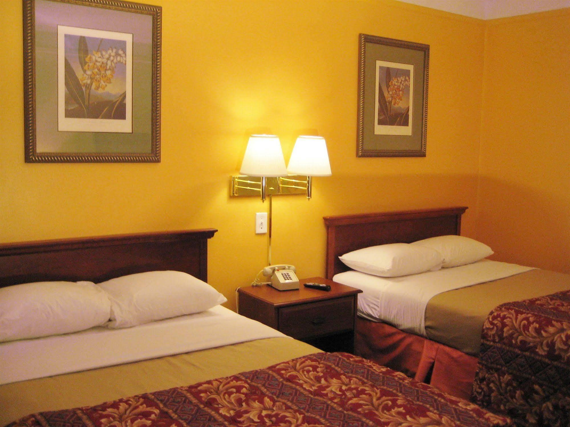 Charlotte Express Inn エクステリア 写真