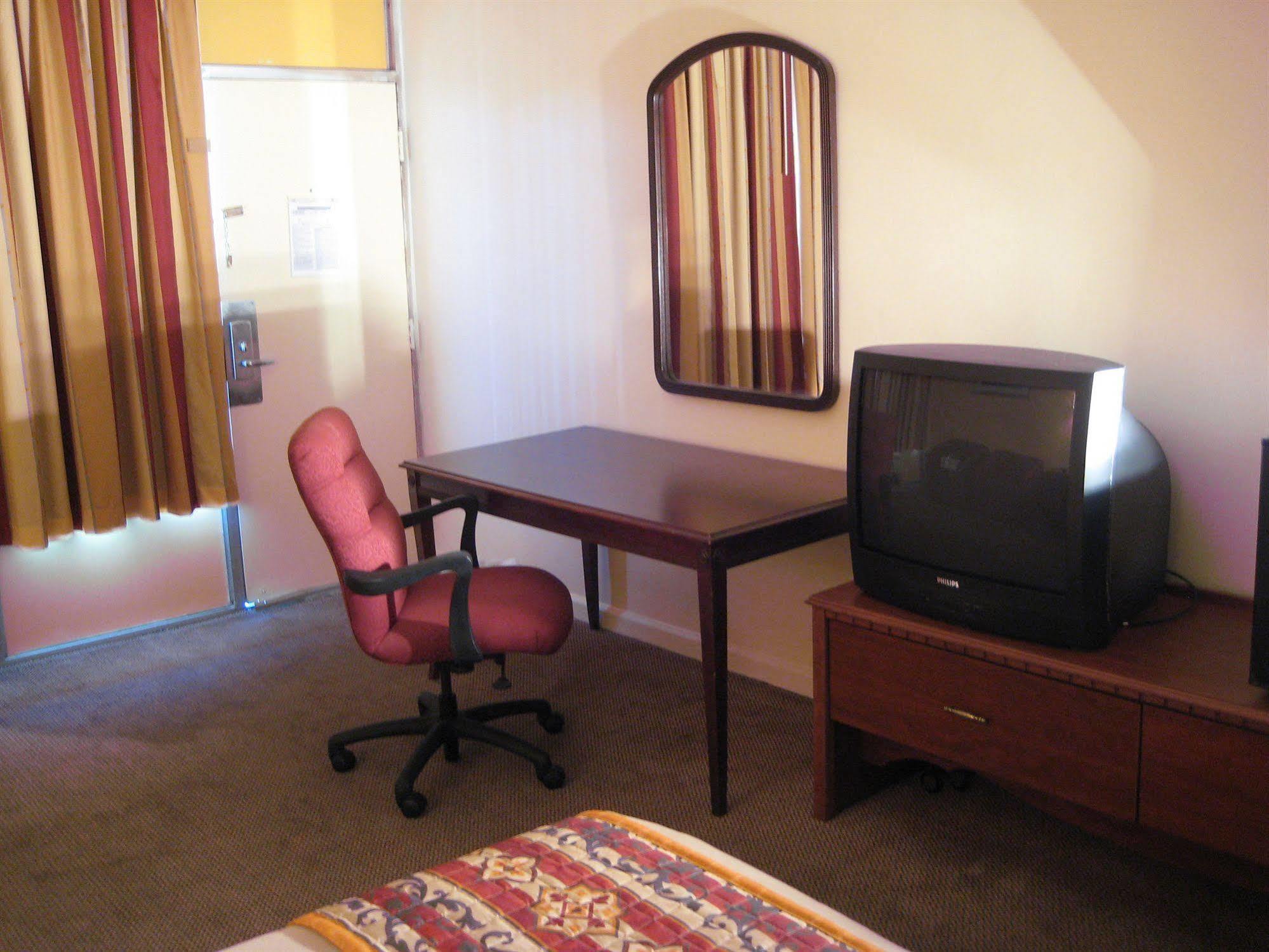 Charlotte Express Inn エクステリア 写真